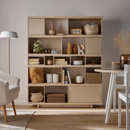 Monocolor wide bookcase Balance arrangement