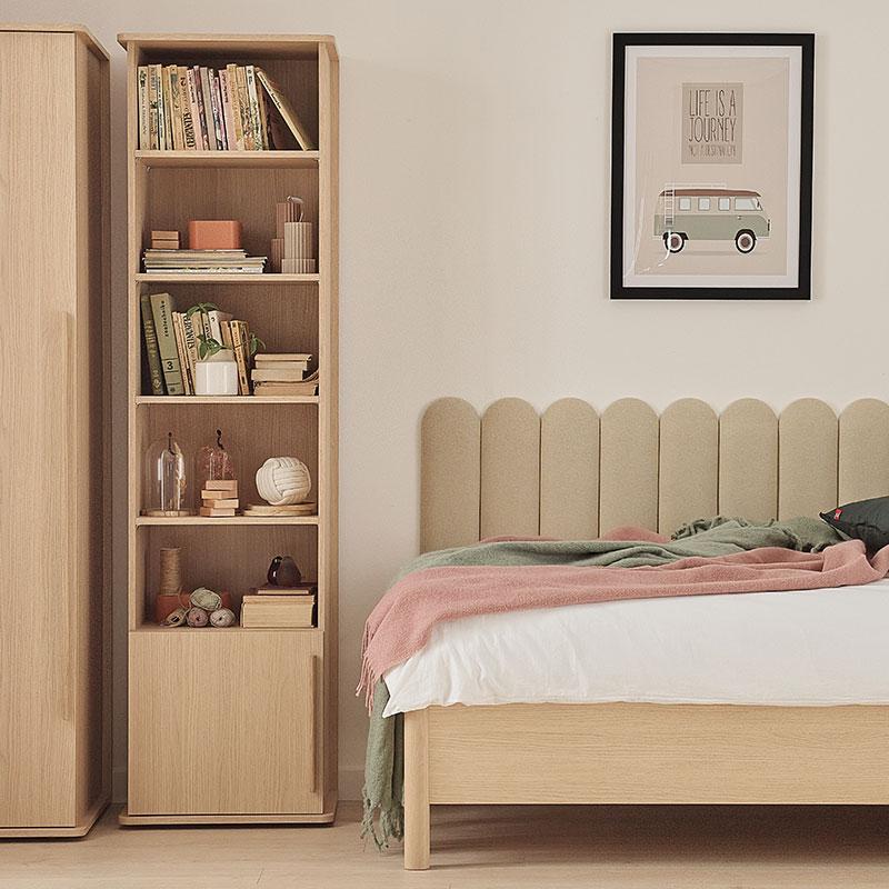 Single bookcase OMM arrangement
