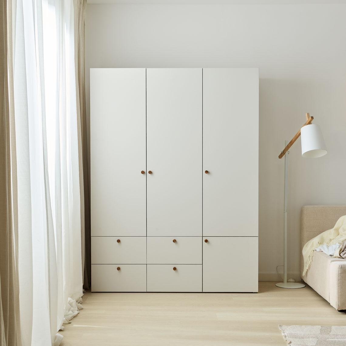Armoire 3 portes avec façade massive Reli Arrangement
