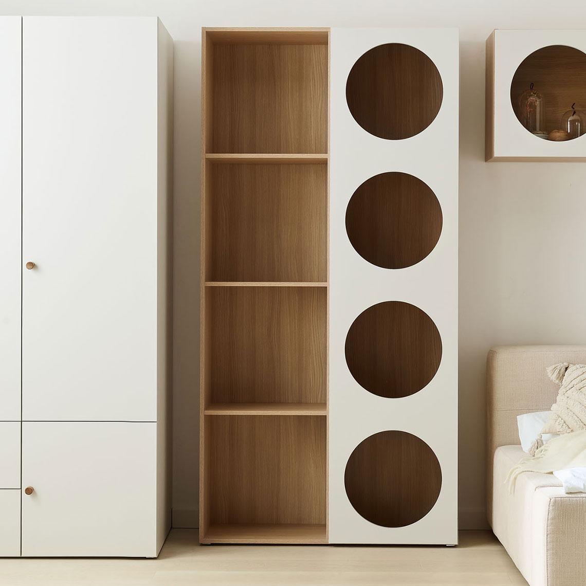 Wide bookcase with front arrangement 6 Reli arrangement