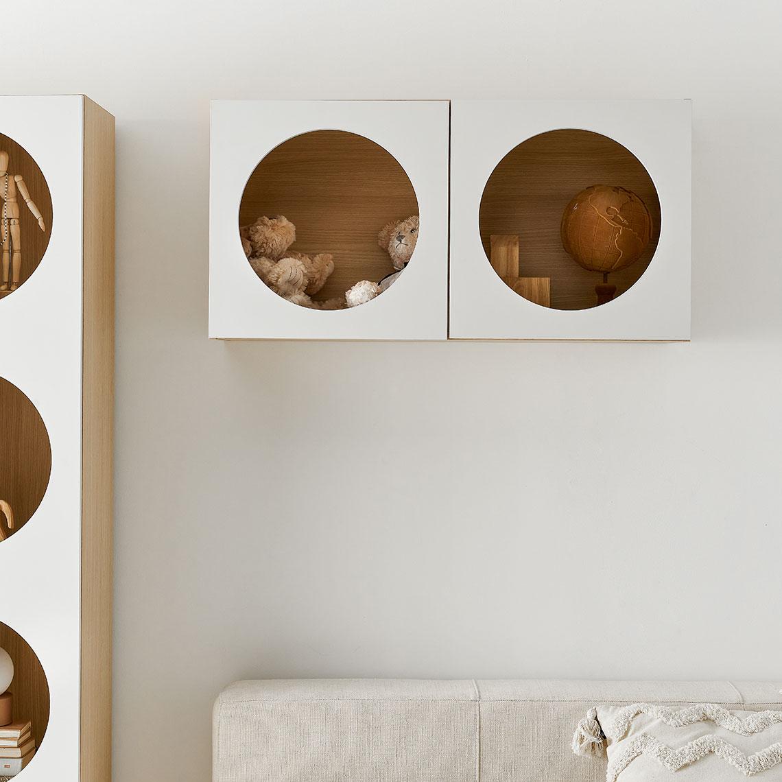 Wide wall shelf with front arrangement 3 Reli arrangement