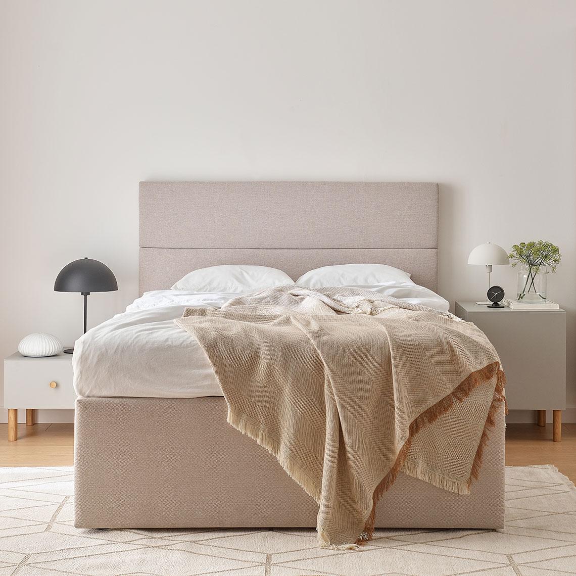 Upholstered bed with large container 140x200 Line arrangement