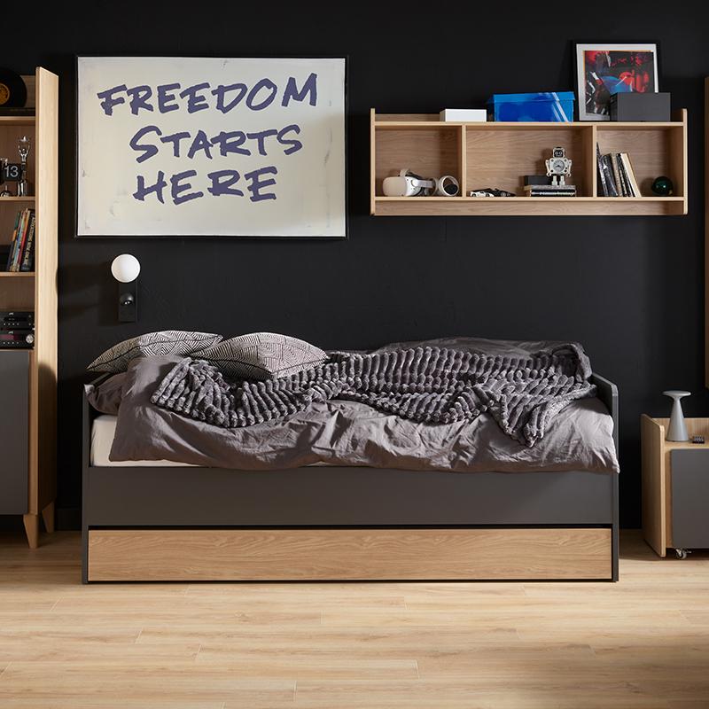 Sofa mit hochklappbarem Lattenrost Muve Projekt