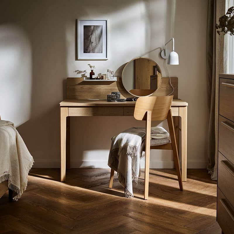 Dressing table Well arrangement