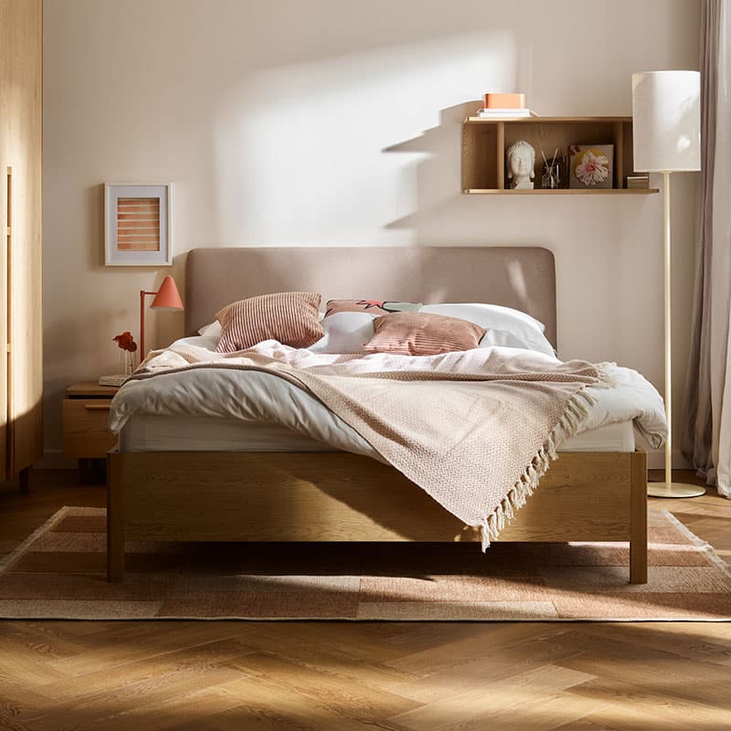 Bed 160x200 with upholstered slanted headboard Well arrangement