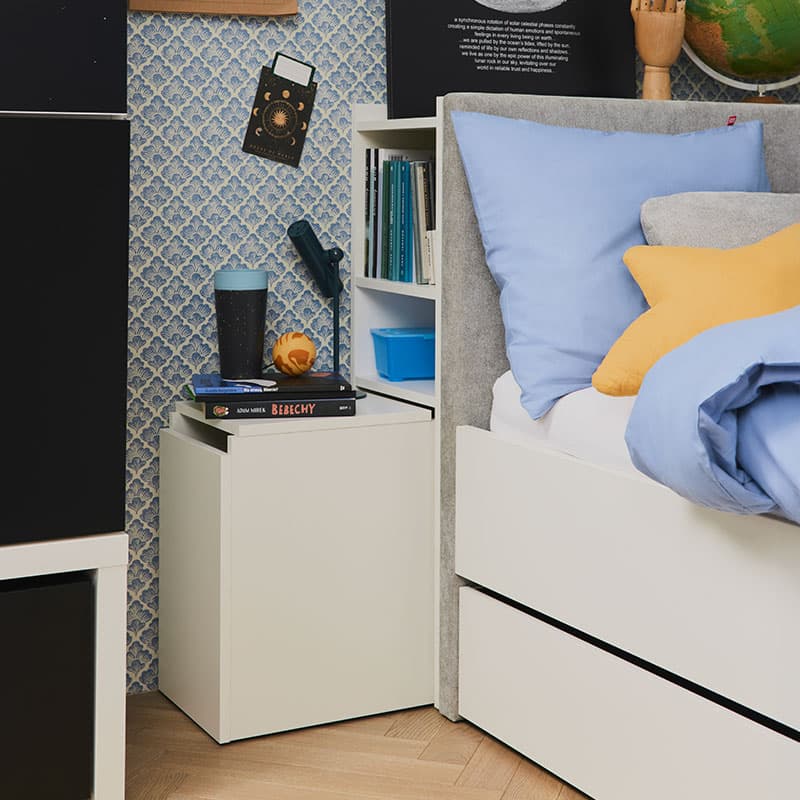 Bookcase with pull-out bedside table Young Users Next arrangement