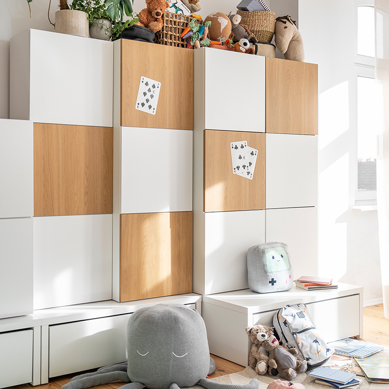 Closed bookcase Young Users arrangement