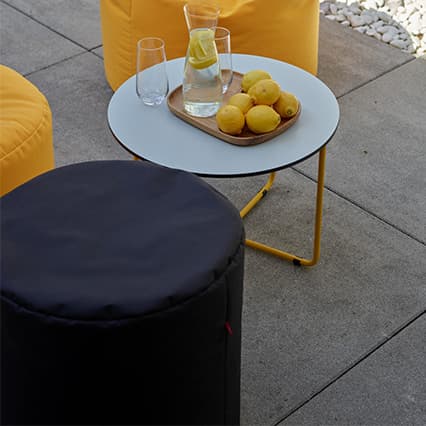 Small pouffe-table Looz arrangement