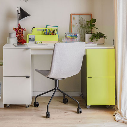 Metal overlay for the front of the Neon desk Young Users arrangement