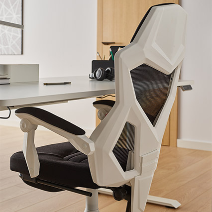 Gaming swivel chair Arrow arrangement
