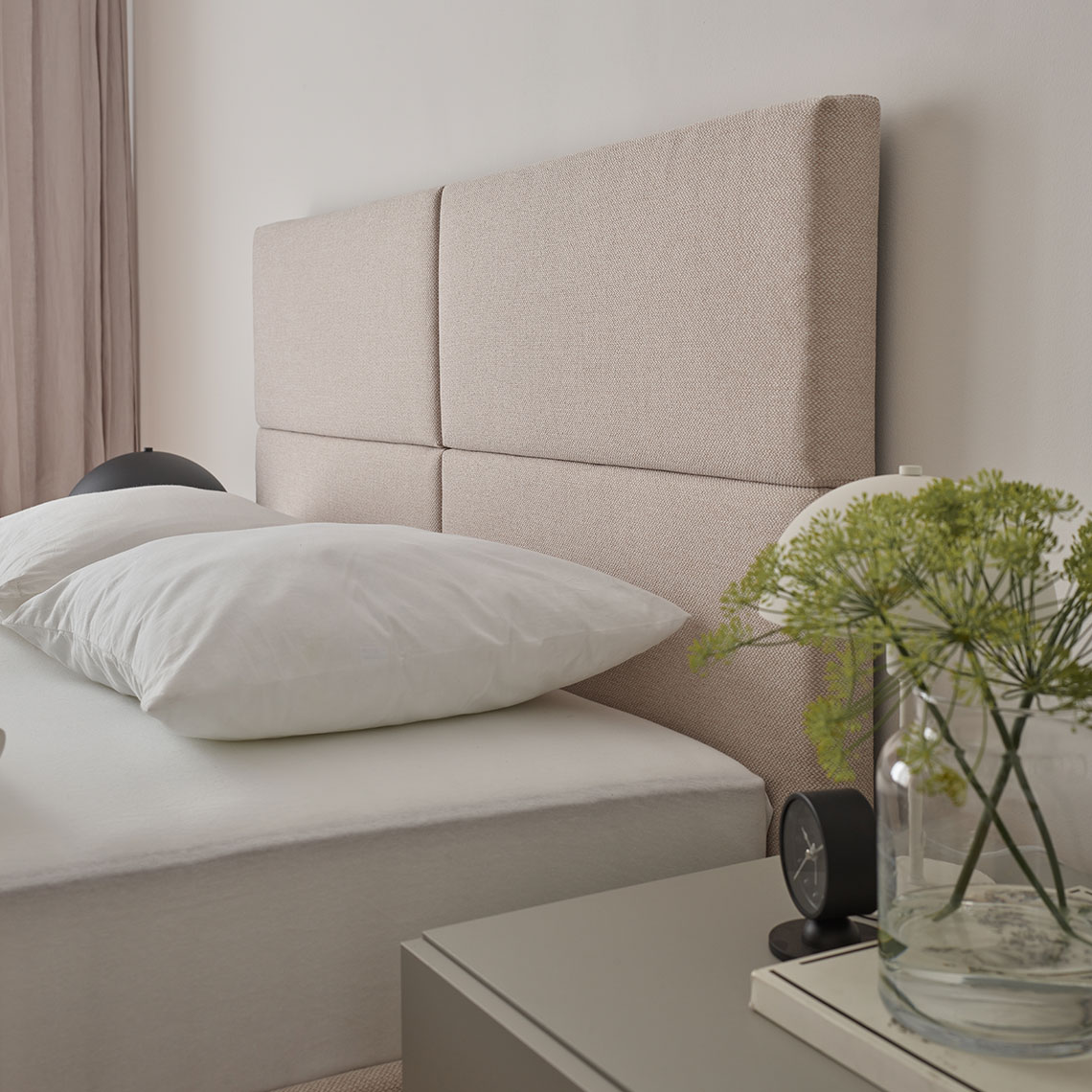 Upholstered bed 140x200 Quatro arrangement