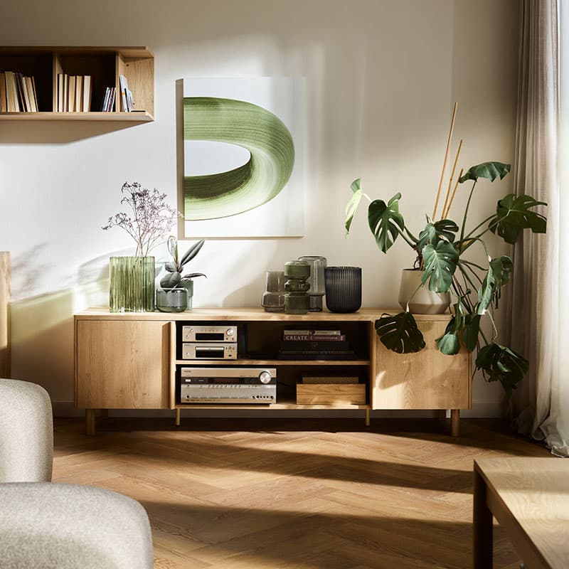 Wide RTV cabinet Well arrangement