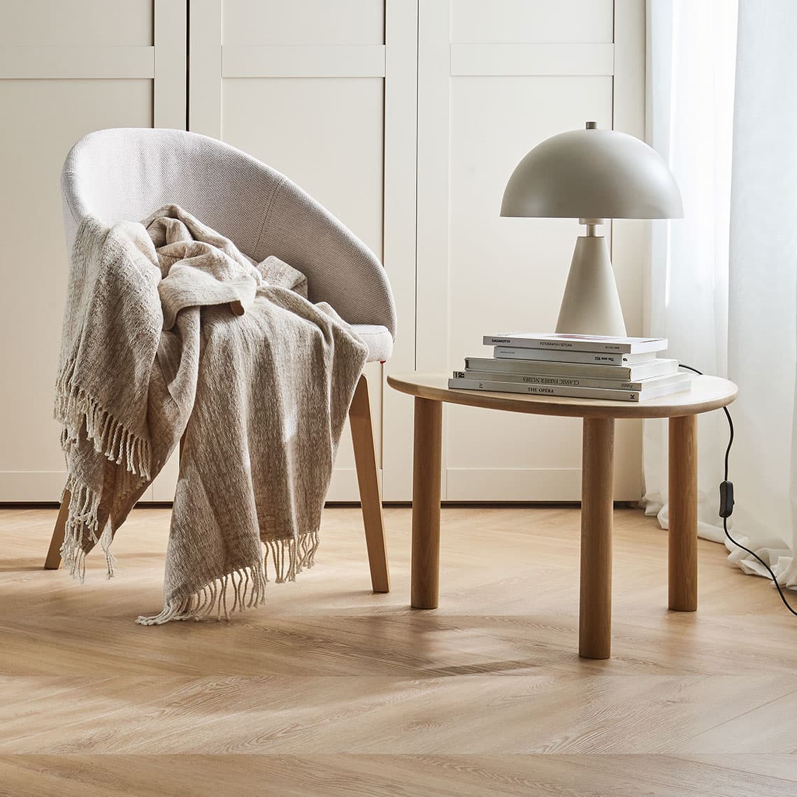 Small coffee table Moku arrangement