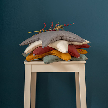 Pillow Star PURE cream arrangement