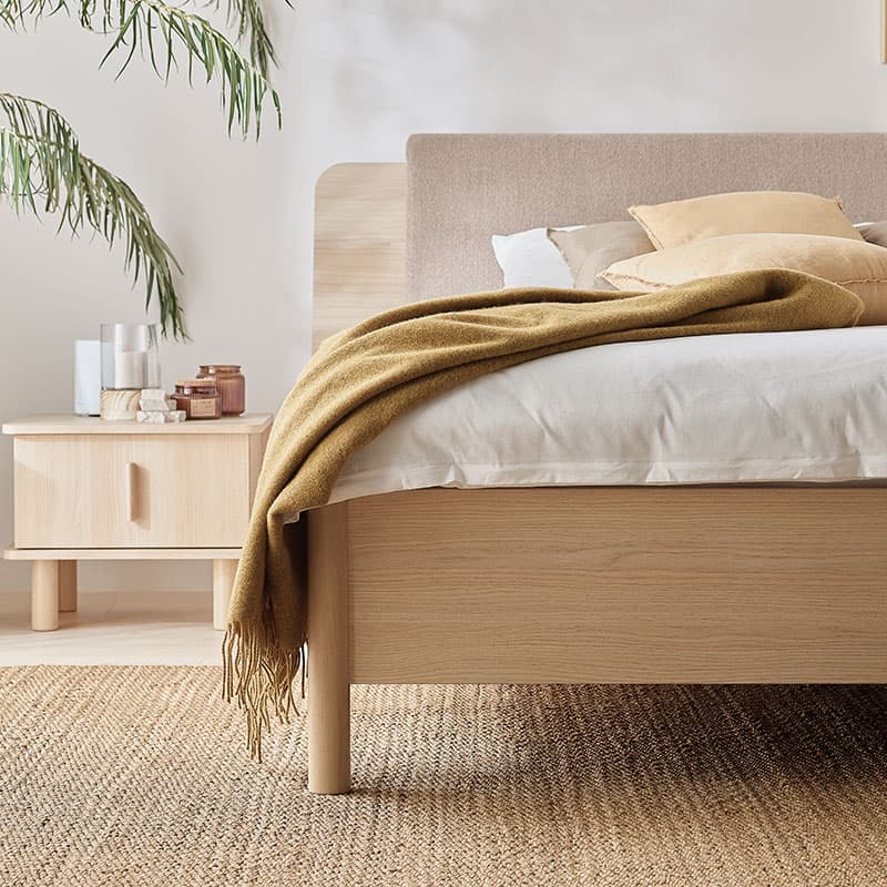 Single bed with wide headboard 120x200 OMM arrangement