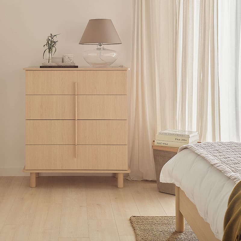 Dresser with drawers OMM arrangement