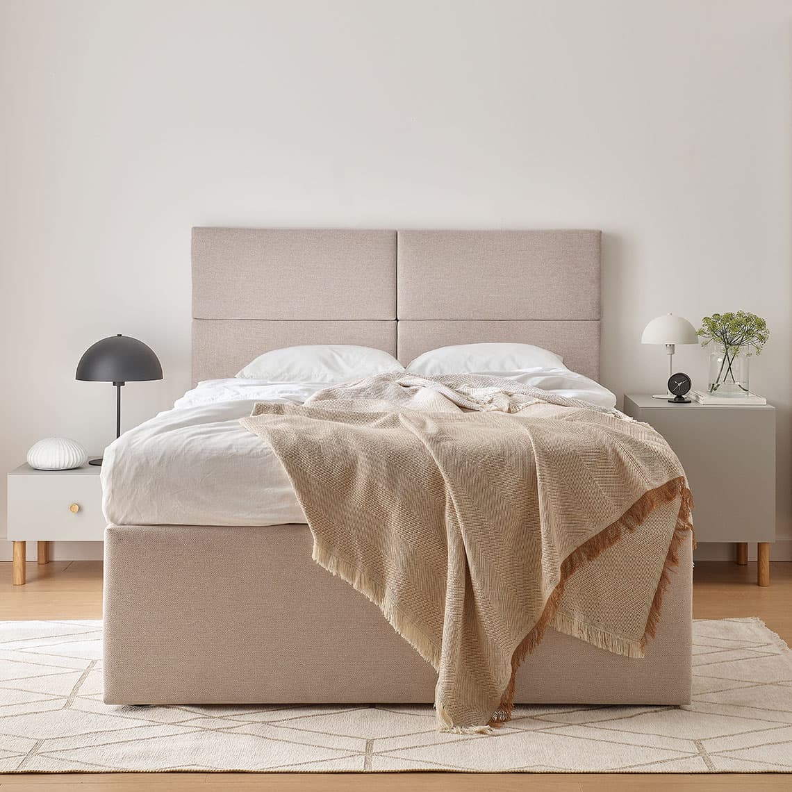 Upholstered bed with large container 140x200 Quatro arrangement