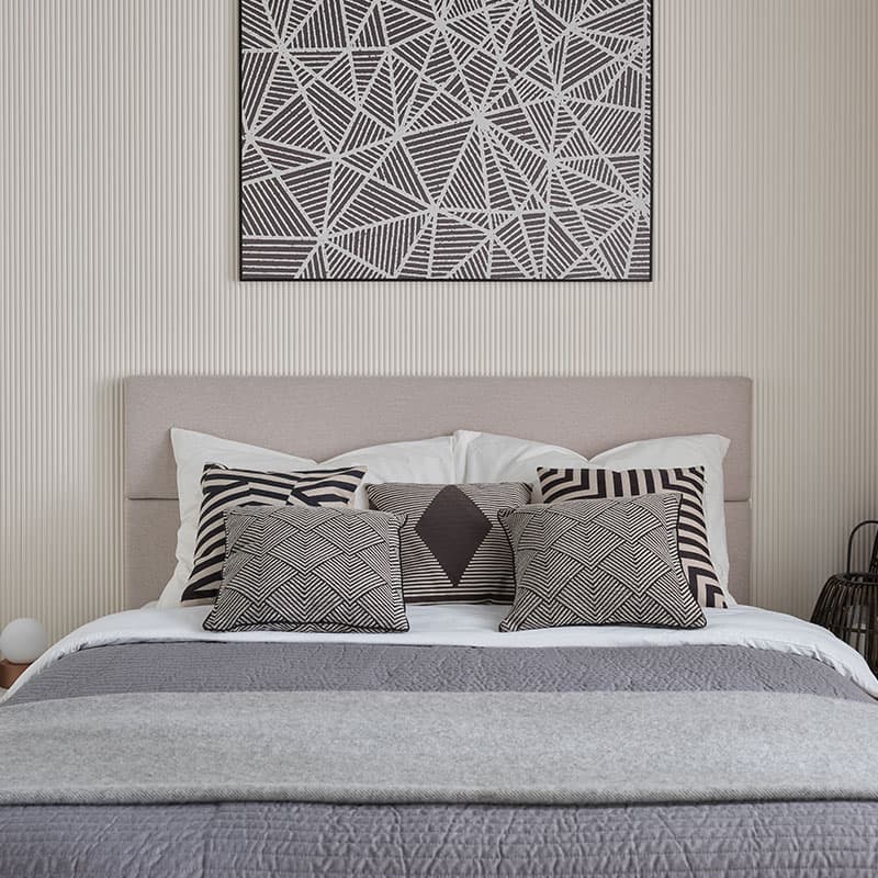 Upholstered bed with large container 160x200 Line arrangement