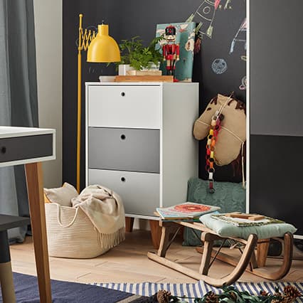 Narrow chest of drawers Concept arrangement